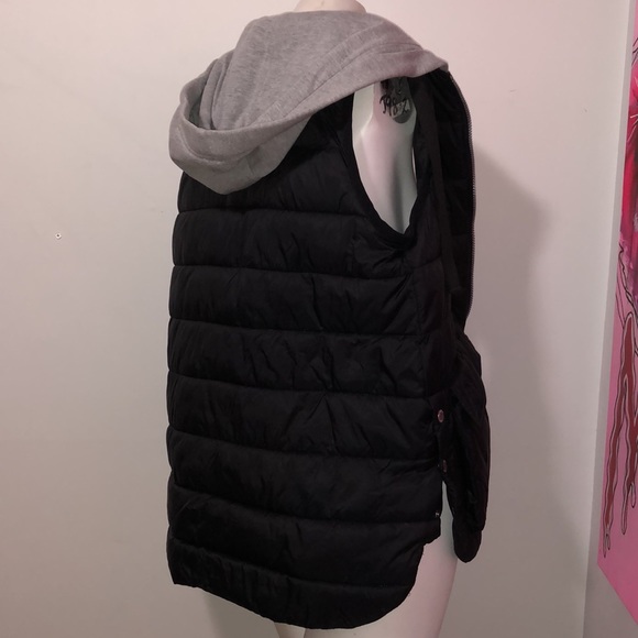 CALVIN KLEIN VEST - Picture 7 of 10